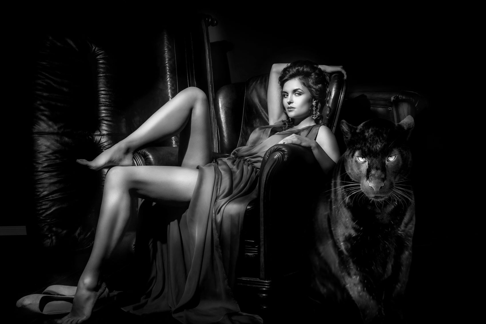 Glasschilderij - 120x80cm - Exclusive - Model - Medina x Black Panther B&W