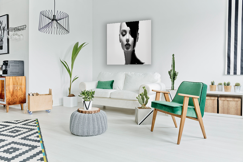 Glasschilderij - Exclusive - Liggend - Vrouw met Zwart Abstract