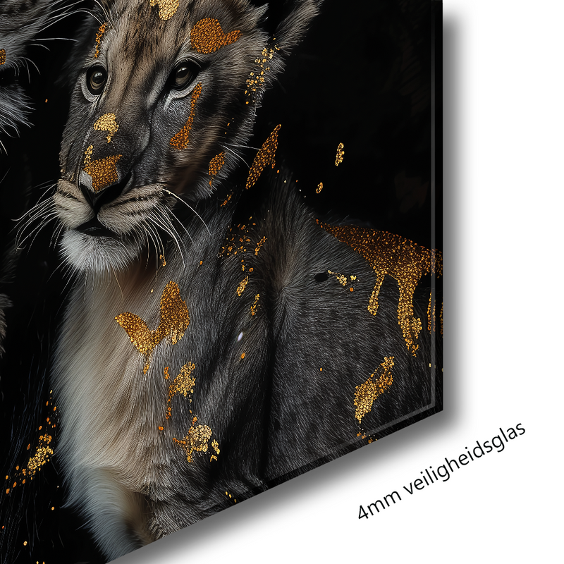 Glasschilderij - Exclusive - Liggend - Leeuwenfamilie 4 Welpen, Linden - Gouden Eeuw Serie