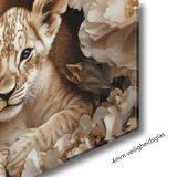 Glasschilderij - Exclusive - Liggend - Bruine Krijt Leeuwenfamilie 1 Welp - (Japandi Stijl)