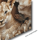 Glasschilderij - Exclusive - Liggend - Bruine Krijt Leeuwenfamilie 1 Welp - (Japandi Stijl)