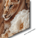 Glasschilderij - Exclusive - Liggend - Oude Kompas Leeuwenfamilie 2 Welpjes - (Japandi Stijl)