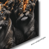 Glasschilderij - Exclusive - Staand - Leeuwenfamilie 3 Welpjes, de Vlakte - Gouden Eeuw Serie