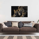Glasschilderij - Exclusive - Liggend - Leeuwenfamilie 1 welpje, Leeuwenwacht - Gouden Eeuw Serie