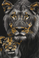 Glasschilderij - Exclusive - Staand - Leeuwenfamilie Moeder 1 Welpje Anouk - Gouden Eeuw Serie 100x150x0.4 cm